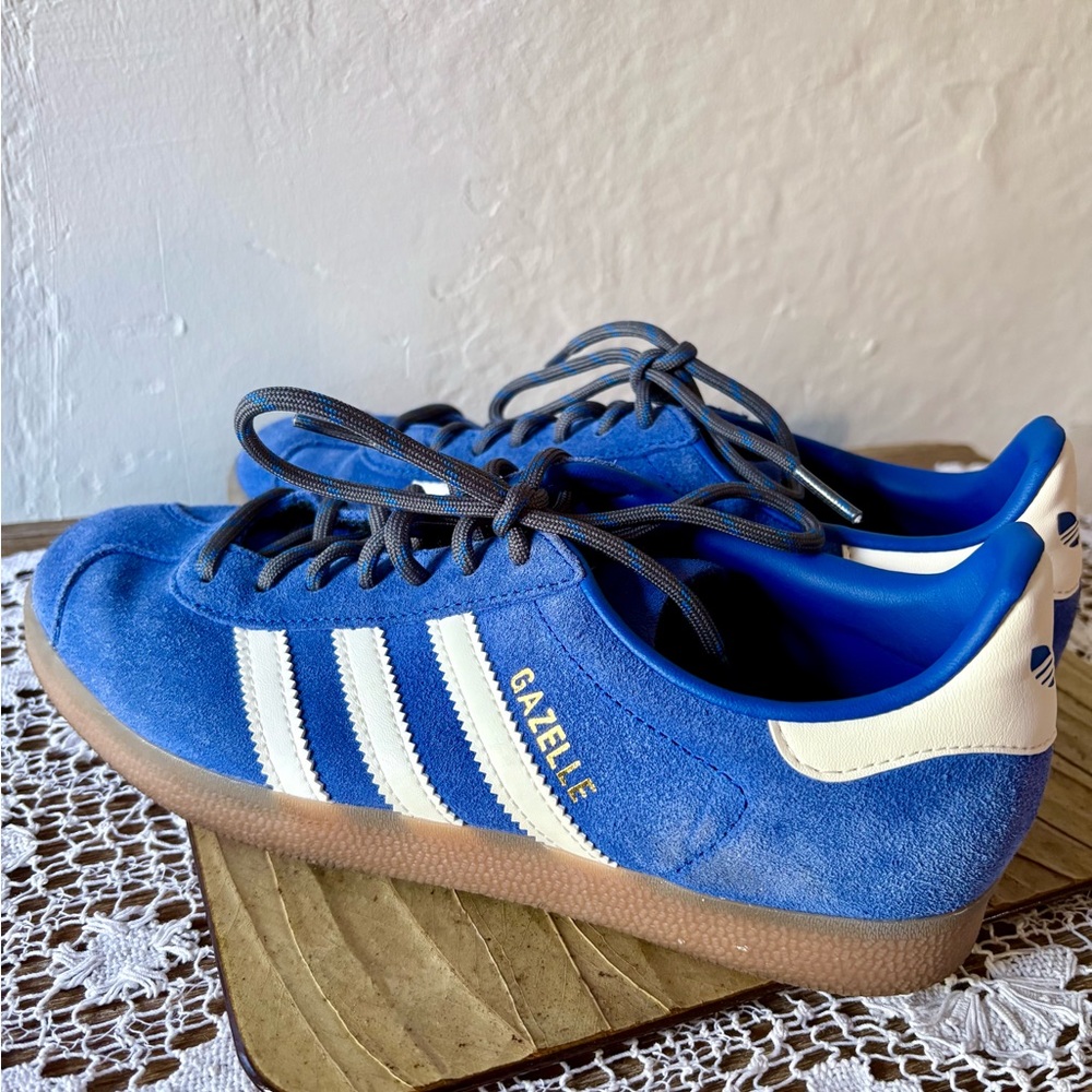 adidas Gazelle Italy Heritage — Royal Blue Suede (US Men’s 5, Women’s 7/7.5)